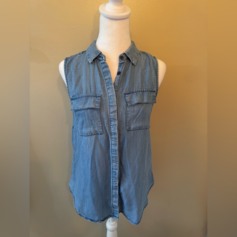 Who What Wear Pocketed Button Up Denim Sleeveless Women’s Top Small